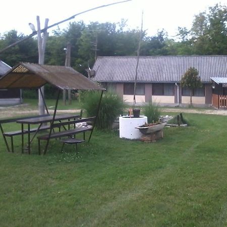 Sakaltanya Sorozo- Borozo Pihenohaz Otel Vének Dış mekan fotoğraf