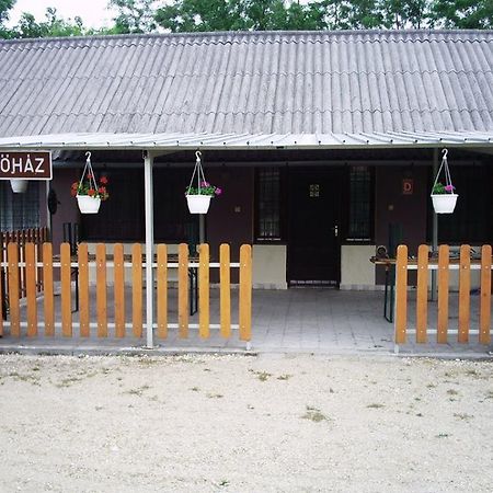 Sakaltanya Sorozo- Borozo Pihenohaz Otel Vének Dış mekan fotoğraf