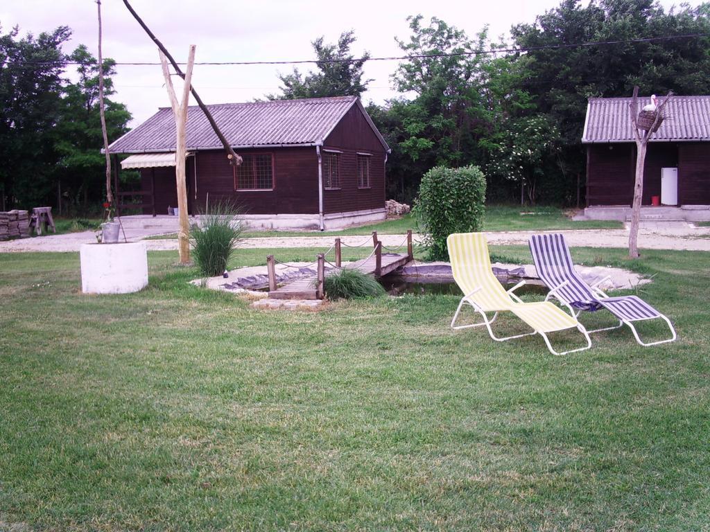 Sakaltanya Sorozo- Borozo Pihenohaz Otel Vének Dış mekan fotoğraf
